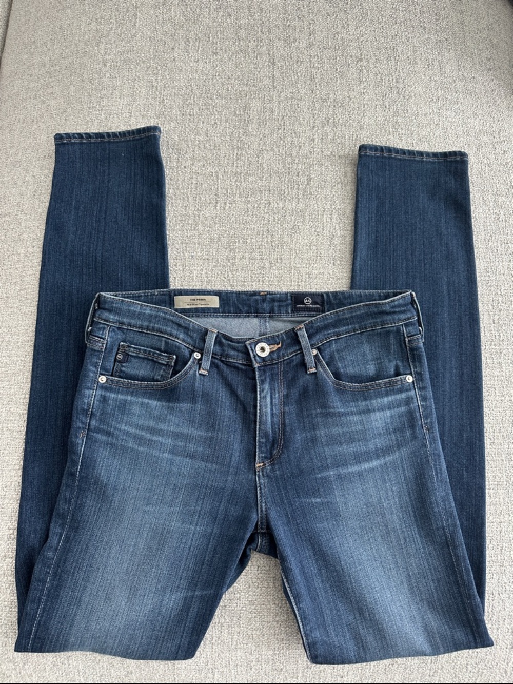 AG Denim - The Prima Mid Rise Cigarette leg jeans - 26 R